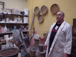 Patrick Fischer dans son atelier - photo Carine Mayo